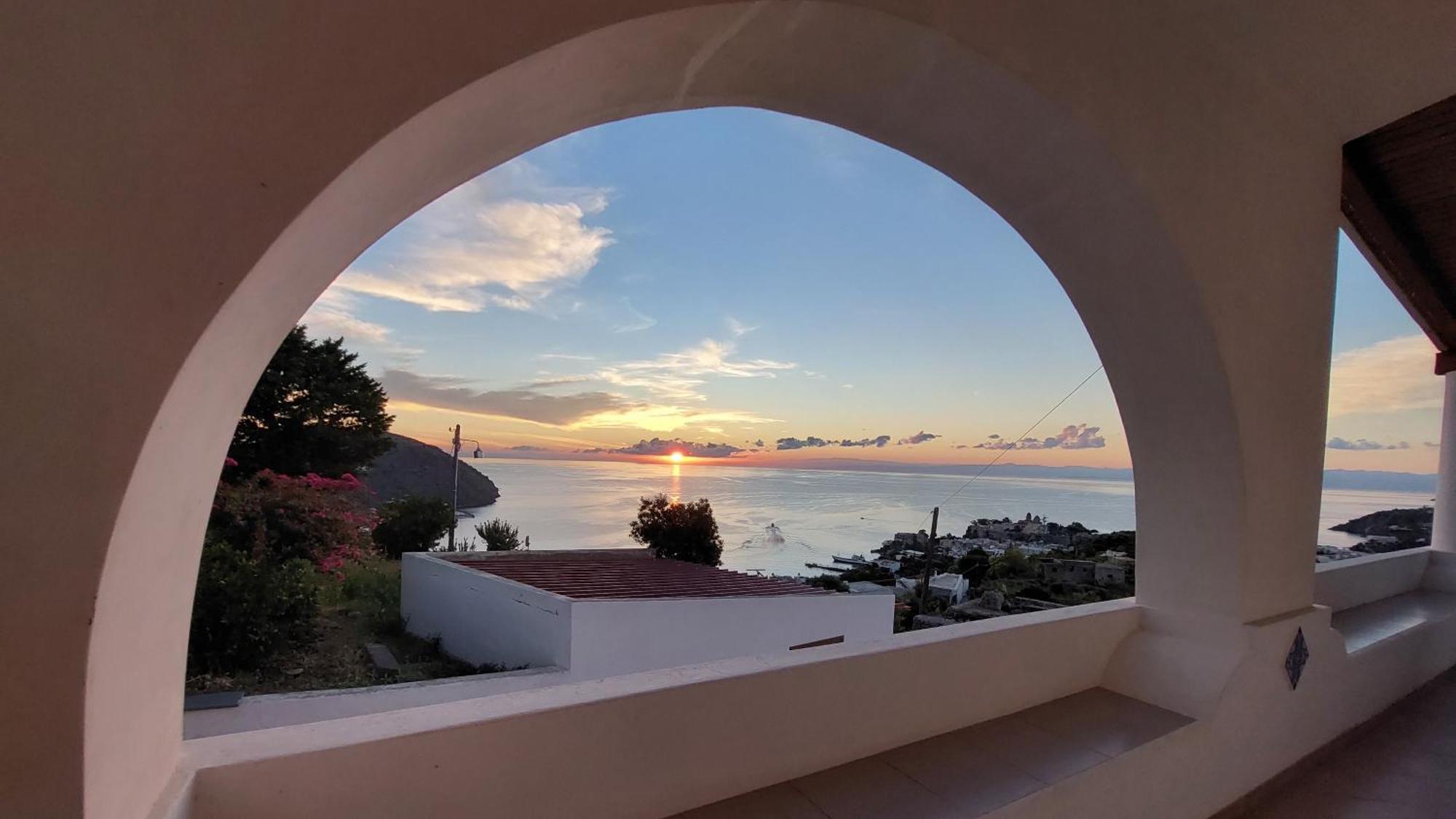 Casa Tra Cielo E Mare Bed and Breakfast Lipari  Eksteriør billede